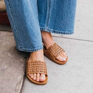 NWT Olukai Kamala Women’s Slides